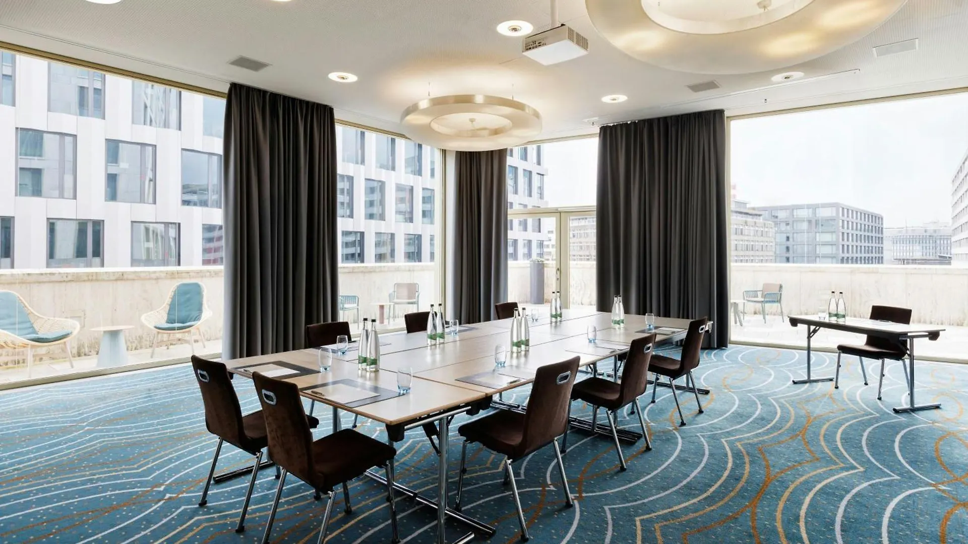 Renaissance Zurich Tower Hotel Suiza