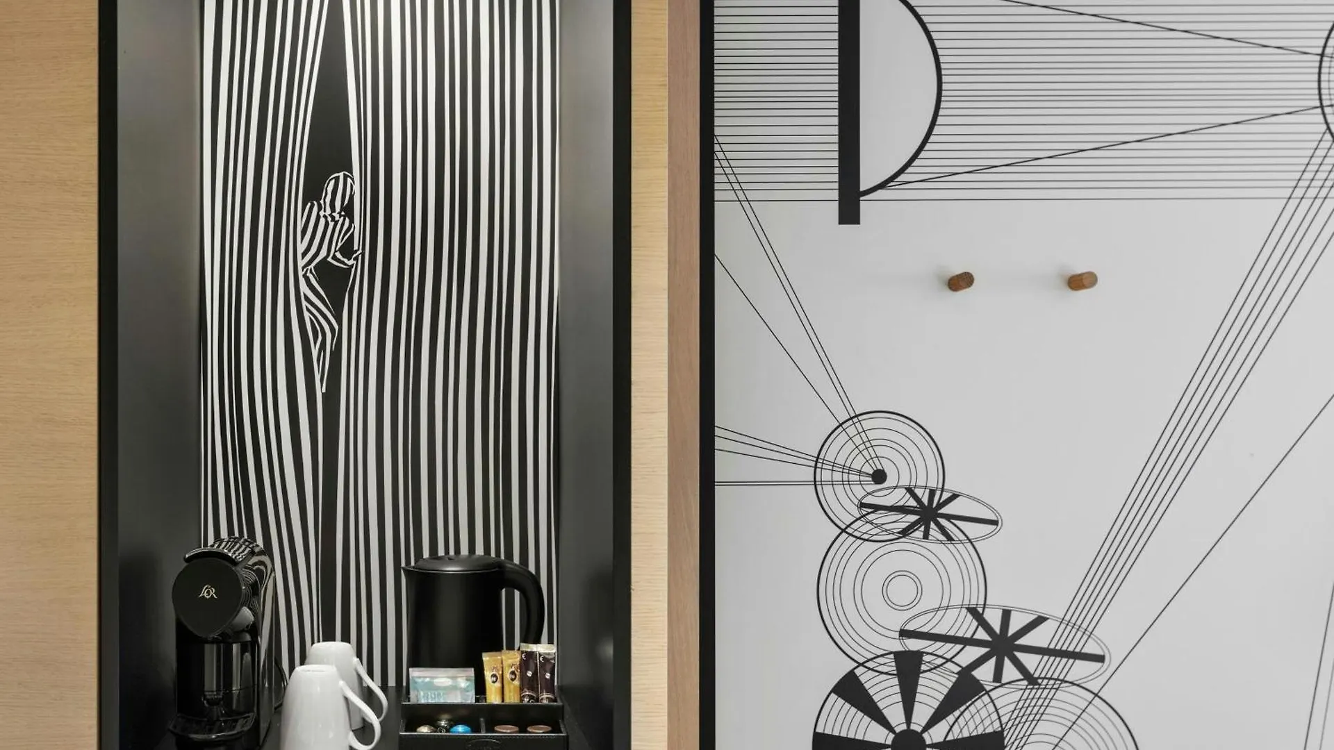 Renaissance Zurich Tower Hotel 5*,