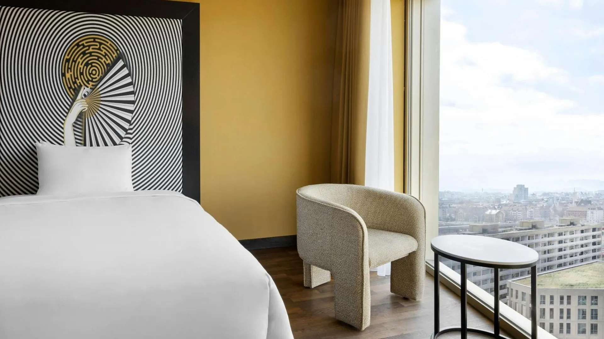 Renaissance Zurich Tower Hotel