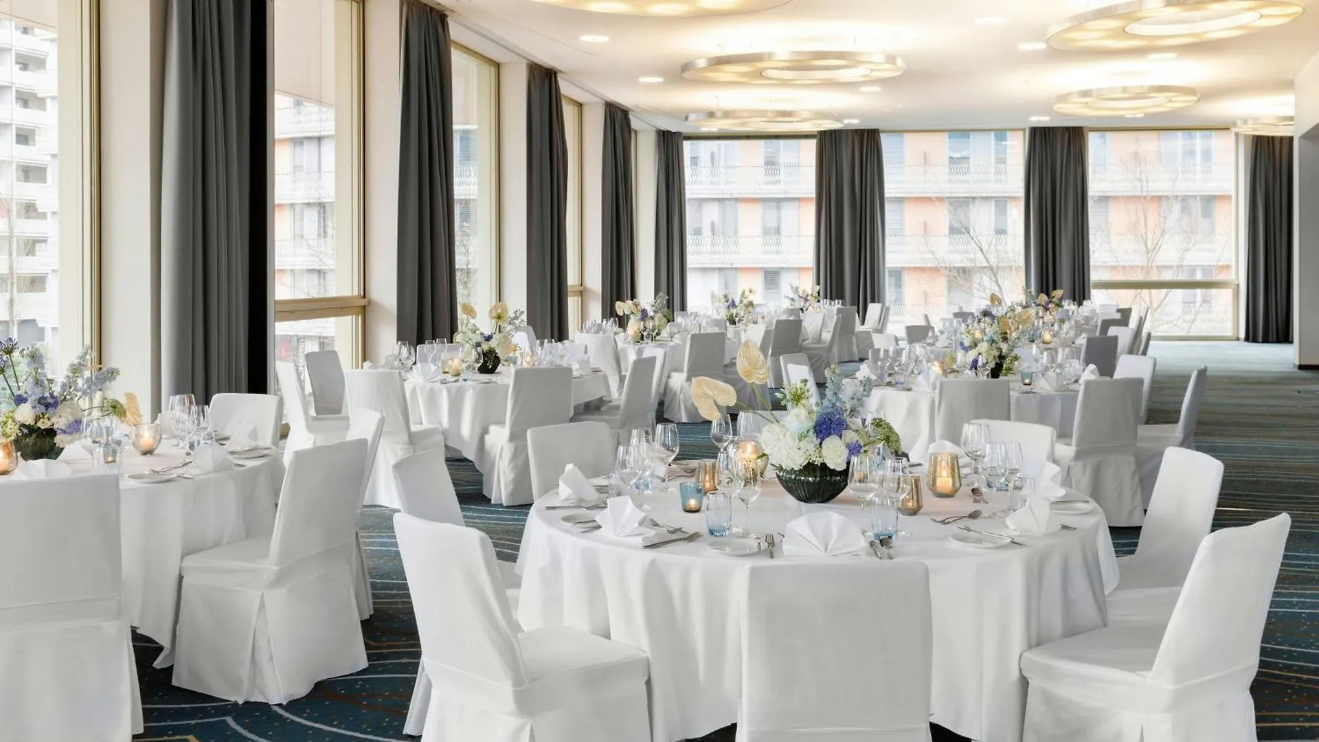 Renaissance Zurich Tower Hotel