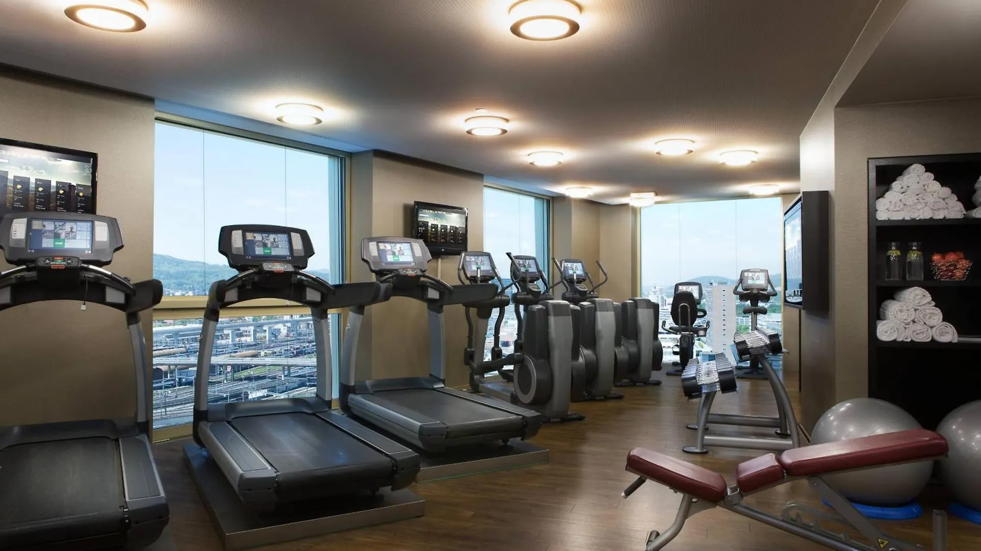 Renaissance Zurich Tower Hotel