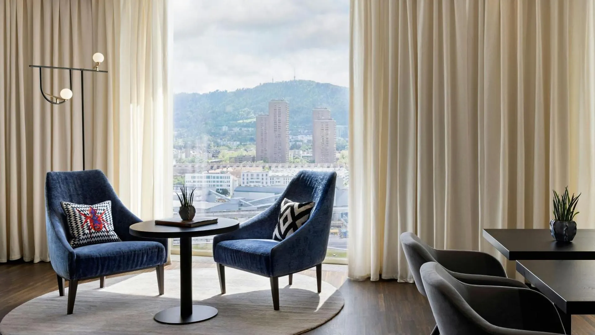 Renaissance Zurich Tower Hotel