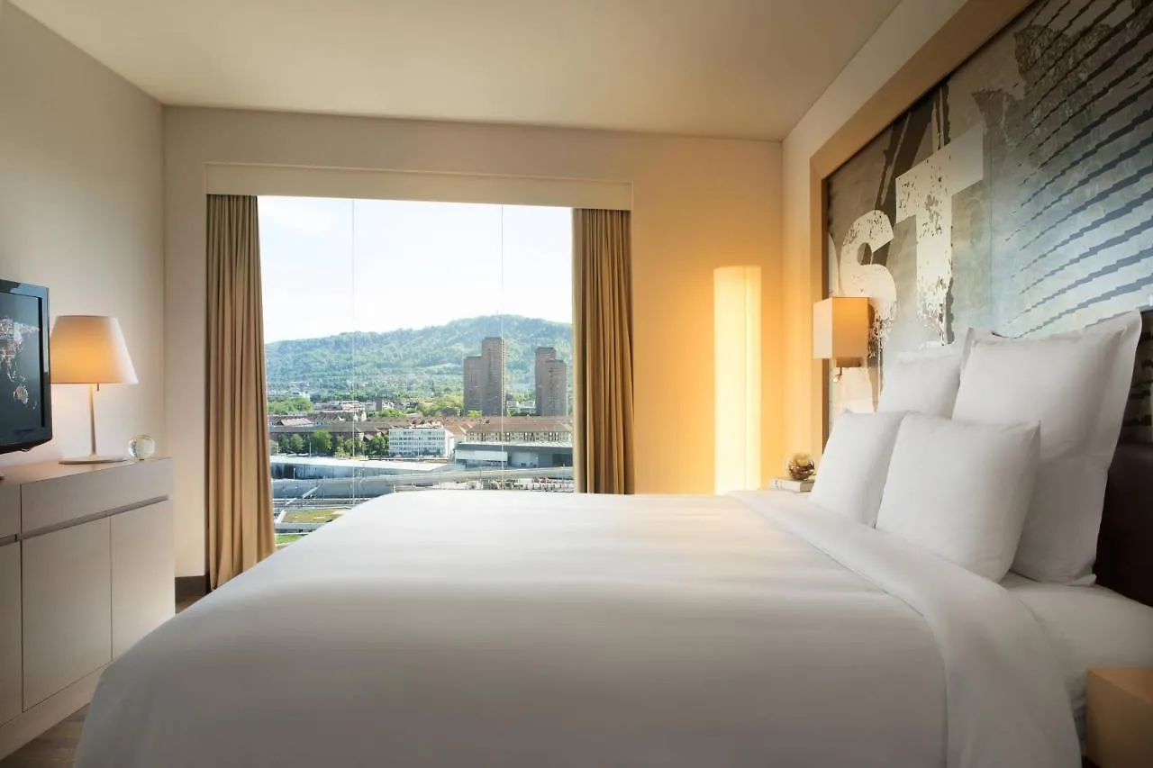 Renaissance Zurich Tower Hotel 5*,