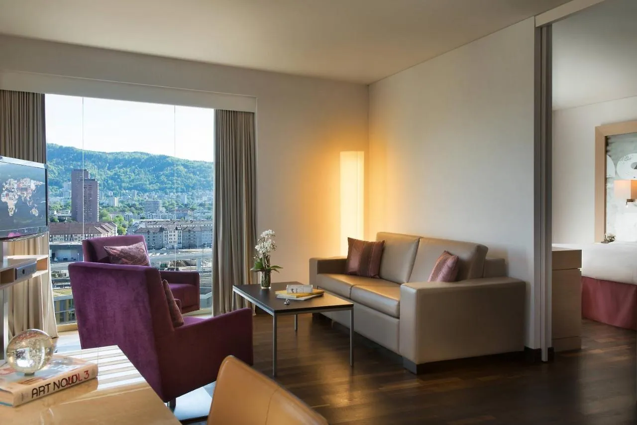 Renaissance Zurich Tower Hotel שוויץ